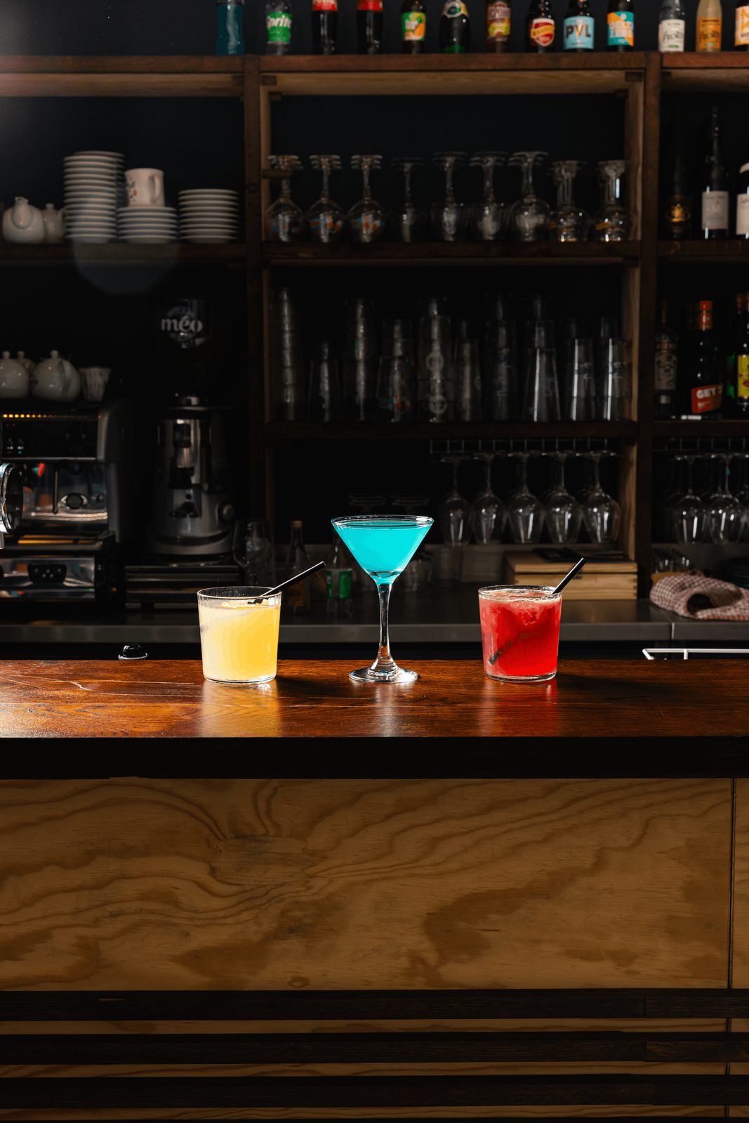 Trois cocktails maison au comptoir
