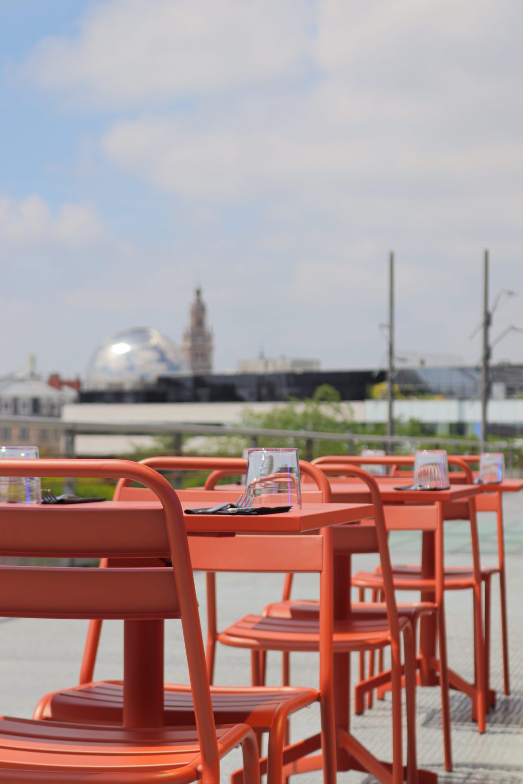 La terrasse et la vue sur les toits de Lille